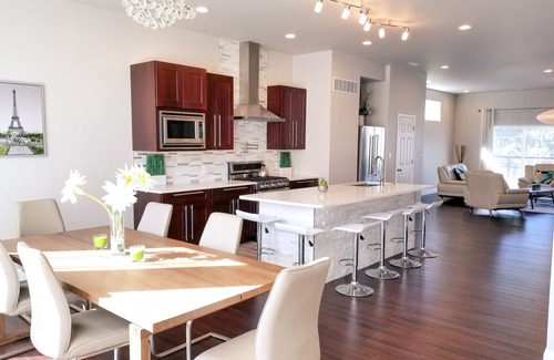 The Gate Maison | Luxueux et beau. Terrasse sur le toit avec une vue sur l'arche incroyable! Proche du centre-ville