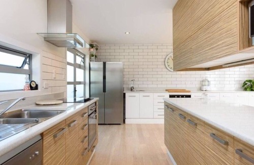 Papamoa Beach Maison | Luxurious modern Beach Getaway with spa pool. Only 150m to white sandy beach