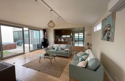 Papamoa Beach Maison | Luxurious modern Beach Getaway with spa pool. Only 150m to white sandy beach