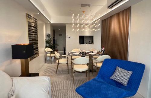 Baclaran Appartement | Luxurious Modern Penthouse 2BR Cross City of Dreams OKADA SOLAIRE MOA Airports