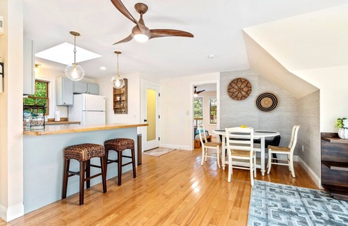 South Portland Appartement | Luxurious New 1 Br/1Ba Apartment with Workspace, Private Garage, W/D