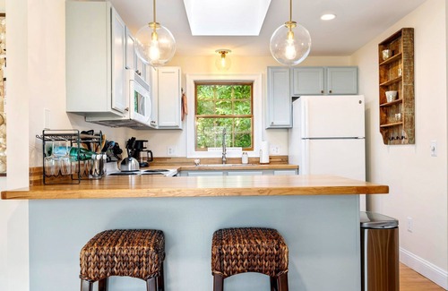 South Portland Appartement | Luxurious New 1 Br/1Ba Apartment with Workspace, Private Garage, W/D