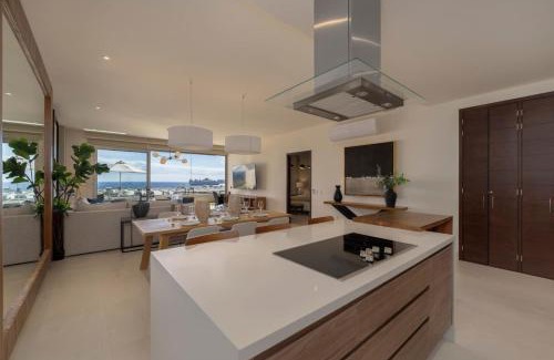 El Tezal Maison | Luxurious New 3BR Condo with Ocean and Arch Views