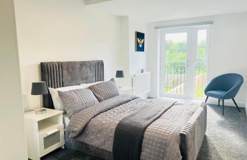 Offerton Maison | Luxurious New Home Near Airport