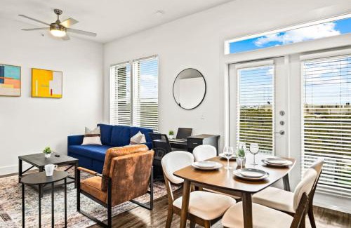 West Oak Hill Appartement | Luxurious New Unit 1Bd1Ba Pool Golf Sim