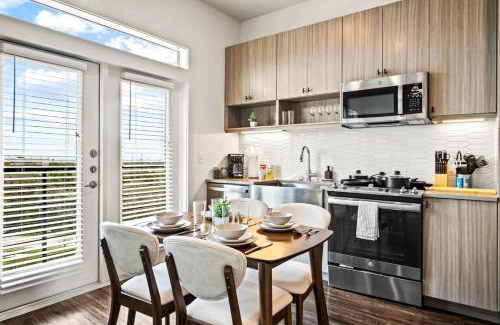 West Oak Hill Appartement | Luxurious New Unit 1Bd1Ba Pool Golf Sim