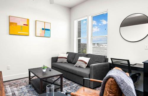 West Oak Hill Appartement | Luxurious New Unit 1Bd1Ba Pool, Golf Sim