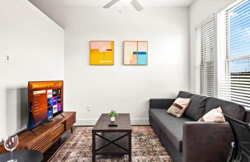 West Oak Hill Appartement | Luxurious New Unit 1Bd1Ba Pool, Golf Sim