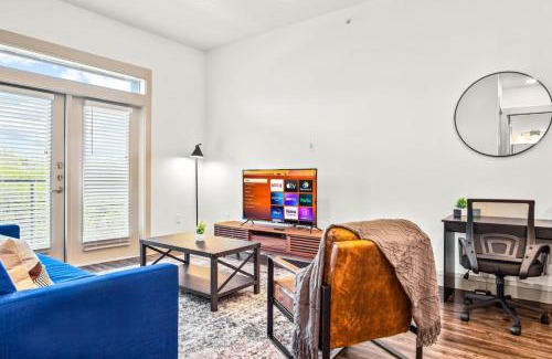 West Oak Hill Appartement | Luxurious New Unit 1Bd1BaPool, Golf Sim