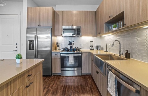 West Oak Hill Appartement | Luxurious New Unit|2Bd2Ba|Pool, Golf Sim