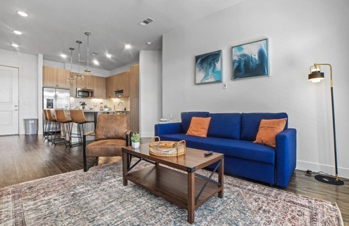West Oak Hill Appartement | Luxurious New Unit|2Bd2Ba|Pool, Golf Sim