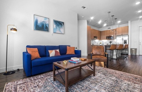 West Oak Hill Appartement | Luxurious New Unit|2Bd2Ba|Pool, Golf Sim
