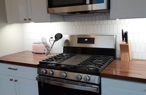 Kenton Maison | Luxurious newly remodeled historic home in Portlands Kenton neighborhood