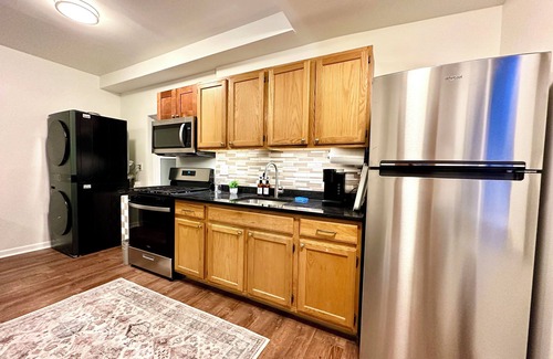 Belleville Appartement | Luxurious Newly-Renovated, Near Hospitals & Short trip to NYC. Pets Welcome!