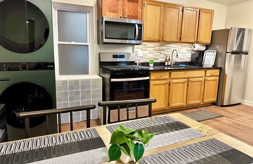 Belleville Appartement | Luxurious Newly-Renovated, Near Hospitals & Short trip to NYC. Pets Welcome!