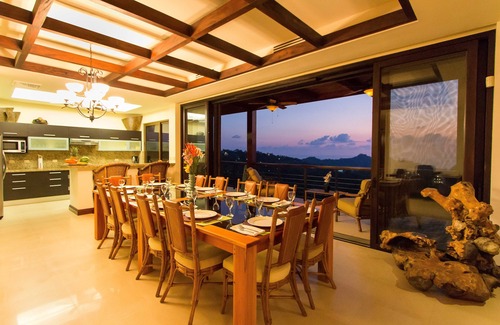 Valle Pura Vida Villa | Chef luxueux et privé, vues fascinantes, communauté fermée avec sécurité privée