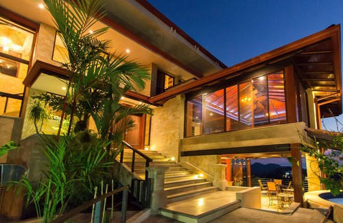 Valle Pura Vida Villa | Chef luxueux et privé, vues fascinantes, communauté fermée avec sécurité privée