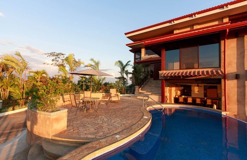 Valle Pura Vida Villa | Chef luxueux et privé, vues fascinantes, communauté fermée avec sécurité privée