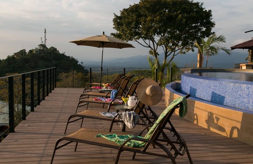 Valle Pura Vida Villa | Chef luxueux et privé, vues fascinantes, communauté fermée avec sécurité privée
