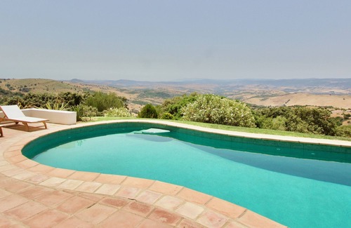 Gaucin Villa | Luxueuse Villa privée avec piscine et grand jardin dans un domaine sécurisé