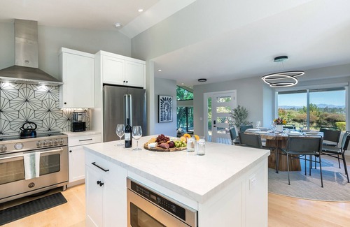 Graton Maison | Luxurious Retreat In The Vineyards Green Valley Oasis