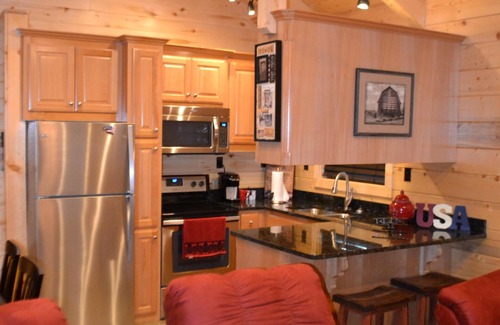 Shreveport Cabine | Luxueux chalet romantique en bois rond au nord de Shreveport