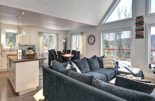 Saint-Faustin-Lac-Carre Maison | Luxurious Scandinavian Golf Chalet + Private Spa