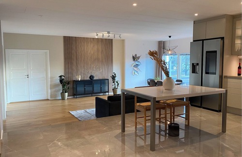 Hisings Backa Maison | Luxurious Villa With Free Parking