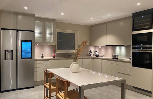 Hisings Backa Maison | Luxurious Villa With Free Parking