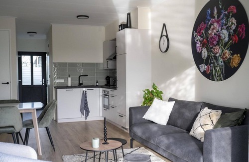 Municipality of Kaag en Braassem Maison | Luxurious semi-detached 5-person holiday home by the water.