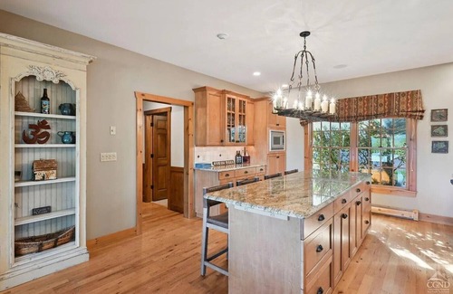 Windham Cabine | LUXURIOUS & SERENE SKI-IN/ SKI-OUT "Winterfell" LODGE
