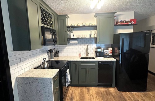 Great Valley Copropriété | Luxurious ski in-ski out slopeside condo.