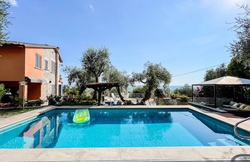 Camaiore Villa | Villa toscane dans un cadre exceptionnel, piscine et vue sur mer