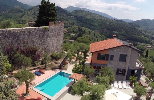 Camaiore Villa | Villa toscane dans un cadre exceptionnel, piscine et vue sur mer