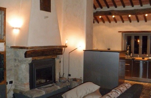 Monte Santa Maria Tiberina Maison | Luxueux, spacieux, 90 m2 maison dans les collines verdoyantes de la frontière toscane Ombrie