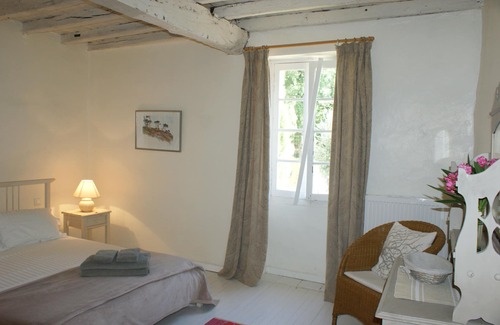 Venes Autre | Grande et luxueuse ferme en pierre avec piscine chauffée dans magnifique cadre