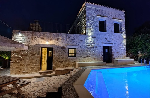Pyrgos Psilonerou Villa | ★ Luxurious stone villa, totally private pool, peaceful, near sea, WiFi, parking
