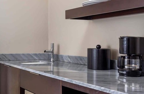 Union Square Copropriété | Luxurious Studio Condo in Prime SF Location!