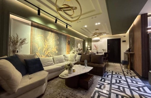 Warraq al Arab Appartement | Luxurious Stylish 2Bdr Residence in Kattameya