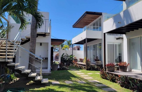 Los Pascuales Station Balnéaire | Luxurious Surf Resort in Pascuales Mexico - Room #4 Private - On the Beach