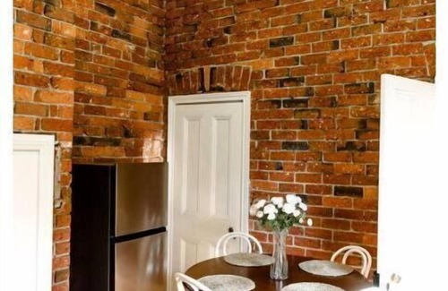 Bendigo Maison | Luxurious Terrace Home in Heart of Town