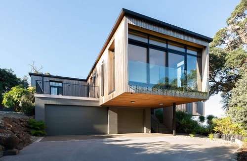 Whananaki North Villa | Luxurious Villa nestled above Moureeses Bay, Northland, New Zealand