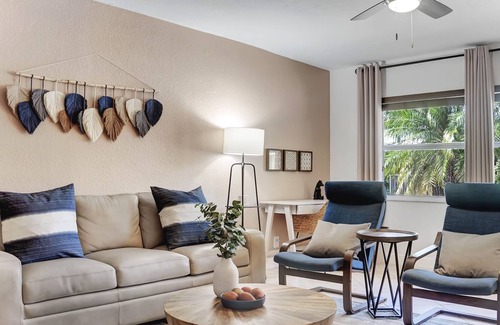 Highland Beach Villa | Luxurious Villa in Prime Location: Beach, Pool, Private Patio
