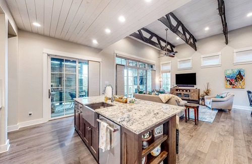 Spicewood Villa | Luxurious villa with outdoor TV lounge, kitchen & alfresco dining space