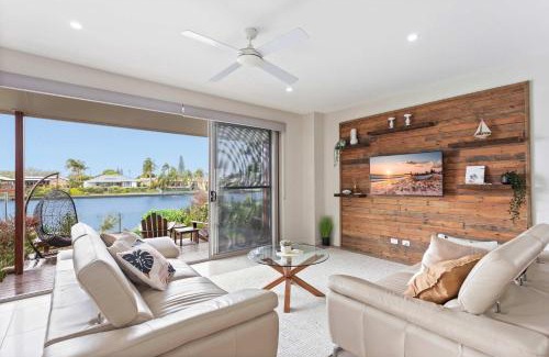 Birtinya Maison | Luxurious Waterfront Paradise Stunning Views