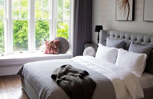 Beaconsfield Upper Maison | Luxuriously renovated cottage, big gourmet breakfast, Dandenong Ranges
