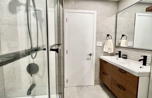 Historic Downtown Appartement | Luxury 1 bd in Jersey City 5mins to Grove St Path