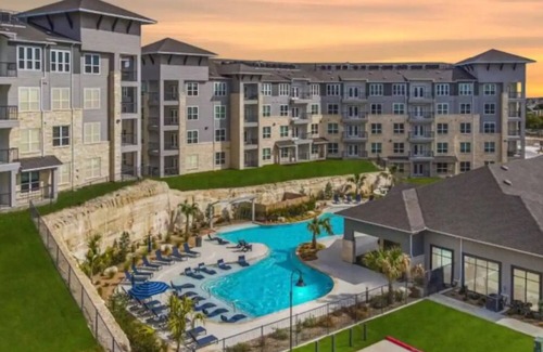 Wetmore Appartement | Luxury 1-bedroom apartment close to La Cantera/RIM with fitness center, WiFi
