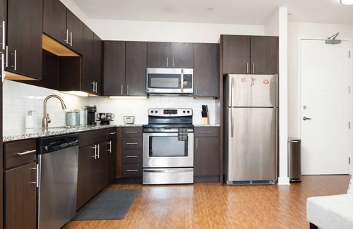 Grandview Heights Appartement | Luxury 1 Bedroom in Grandview