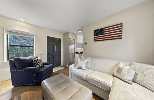 Siasconset Copropriété | Luxury 1-Bedroom Residence in Sconset Village. Steps to Beach and Bluff Walk.